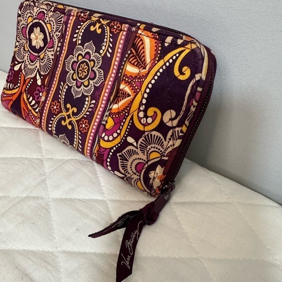 Vera Bradley Womens Wallet Wristlet Purse Floral Flowers Turn Lock Zip Around S - Picture 4 of 11